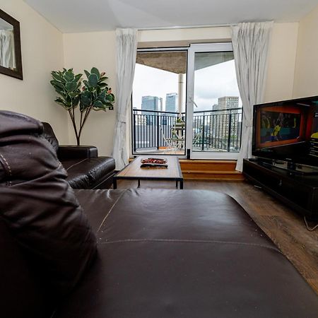 Two Bed Apartment Near Canary Wharf Londra Dış mekan fotoğraf