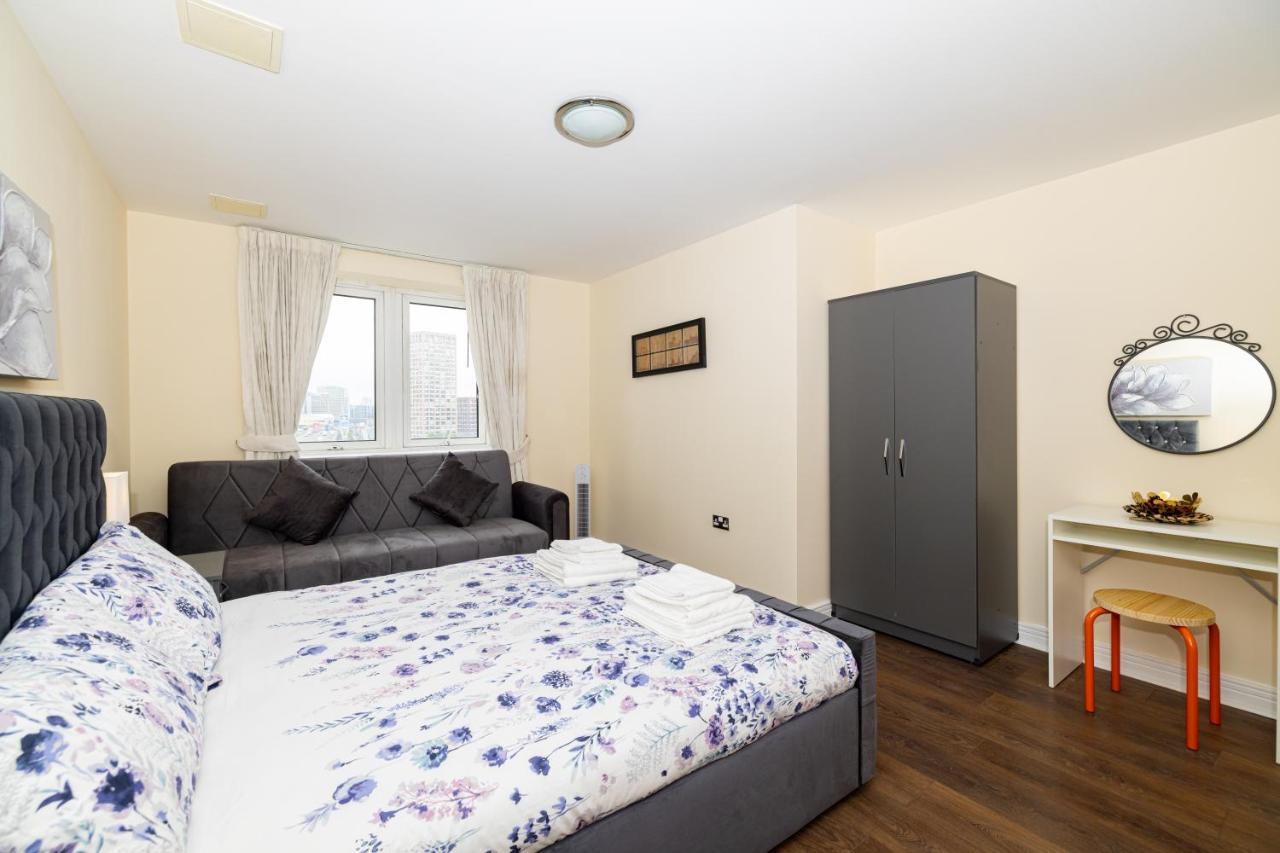 Two Bed Apartment Near Canary Wharf Londra Dış mekan fotoğraf