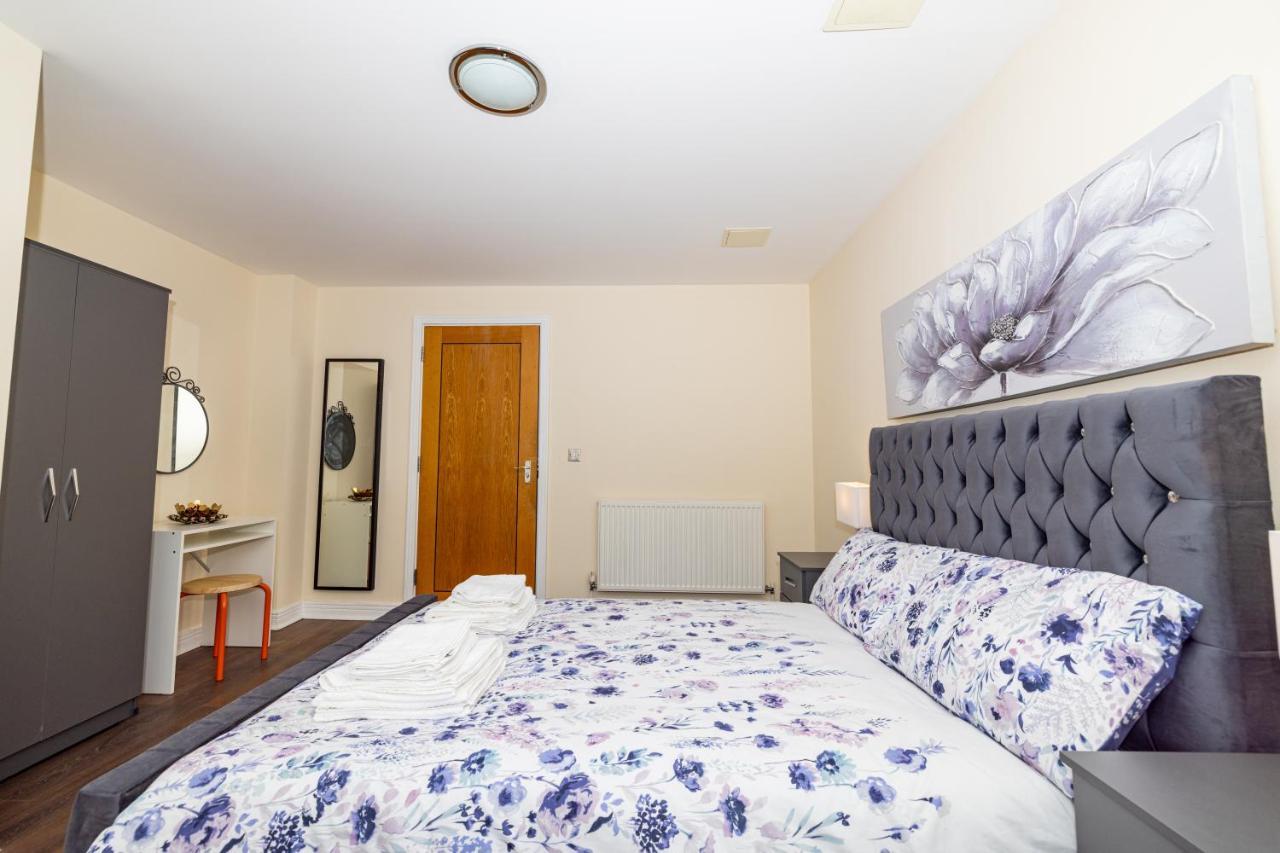 Two Bed Apartment Near Canary Wharf Londra Dış mekan fotoğraf