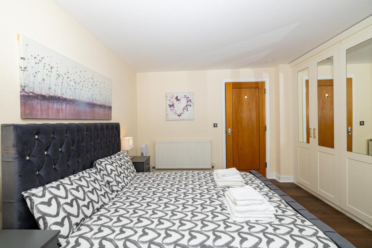 Two Bed Apartment Near Canary Wharf Londra Dış mekan fotoğraf