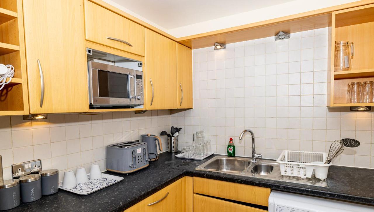 Two Bed Apartment Near Canary Wharf Londra Dış mekan fotoğraf