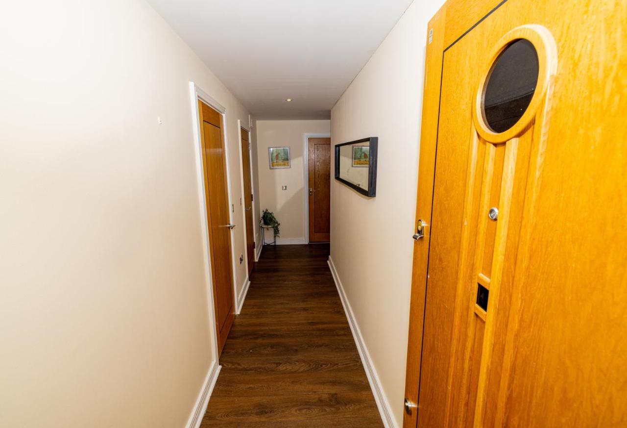 Two Bed Apartment Near Canary Wharf Londra Dış mekan fotoğraf