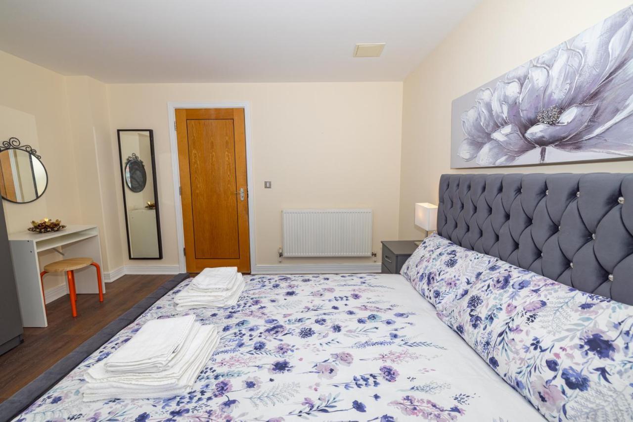 Two Bed Apartment Near Canary Wharf Londra Dış mekan fotoğraf
