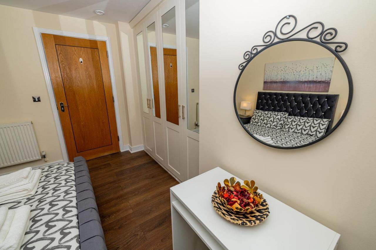 Two Bed Apartment Near Canary Wharf Londra Dış mekan fotoğraf
