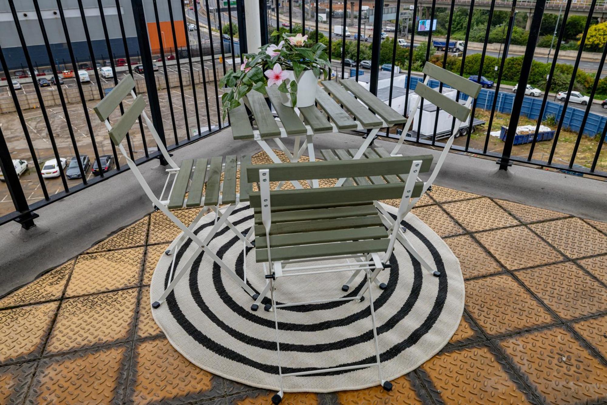 Two Bed Apartment Near Canary Wharf Londra Dış mekan fotoğraf